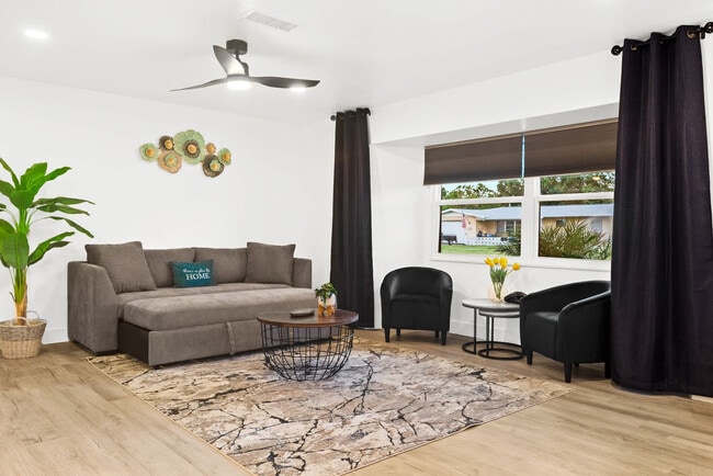 Building Photo - 1311 Cypress Ave