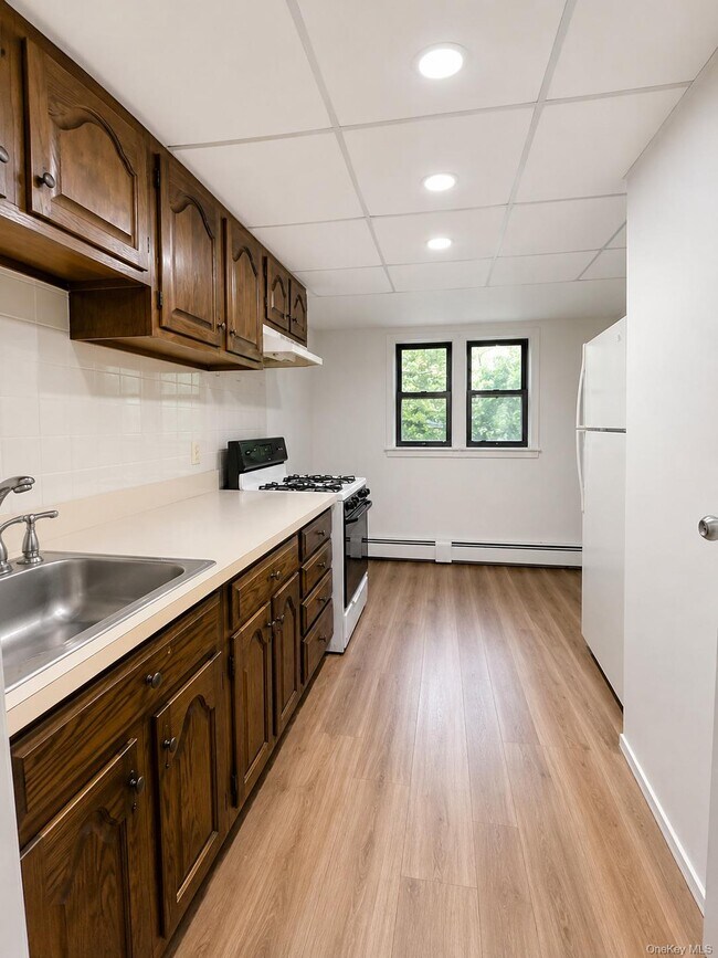 Foto del edificio - 676 Bohemia Pkwy