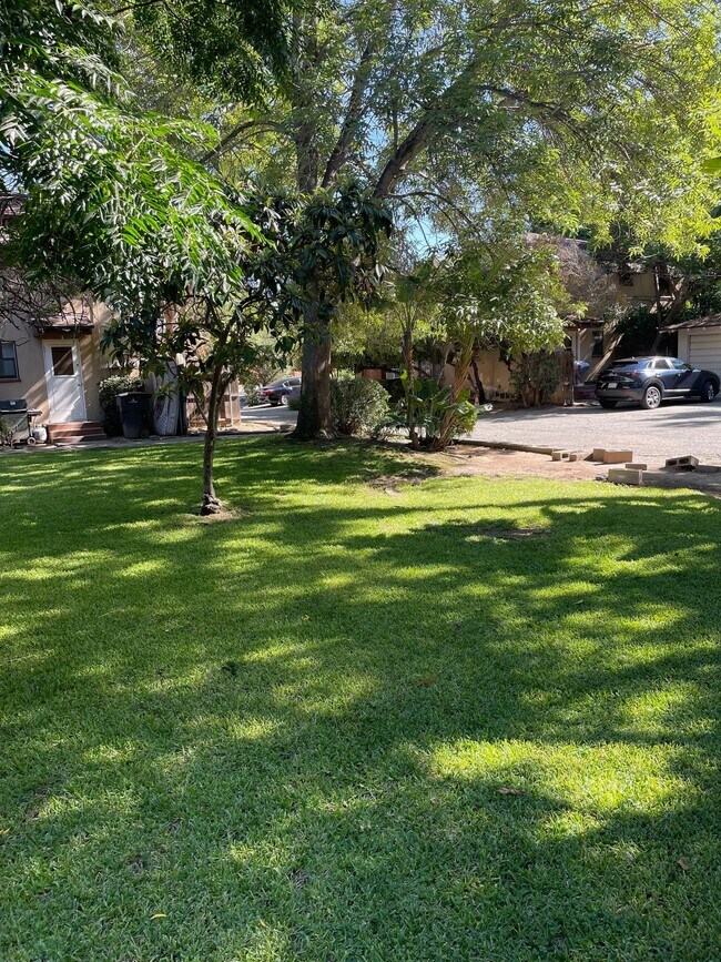 Foto del edificio - 2-Story 2BR 1.75 BA Duplex