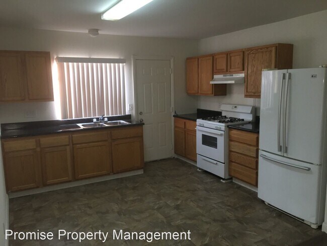 Foto del edificio - 3 br, 1 bath House - 4768 Calle Los Santos