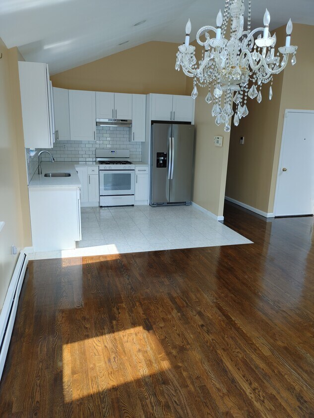 Kitchen Area - 528 Throggs Neck Expy