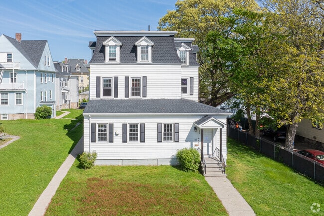 239-245 High St Fall River, MA 02720-5035 - 239-245 High St