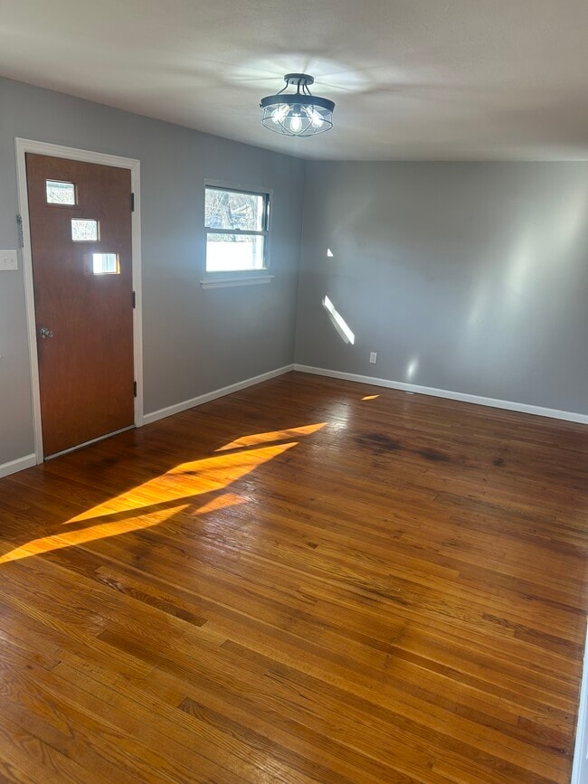 Foto del edificio - 1900 W Clark St