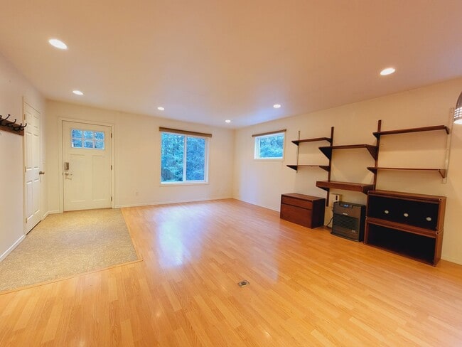 Building Photo - 274