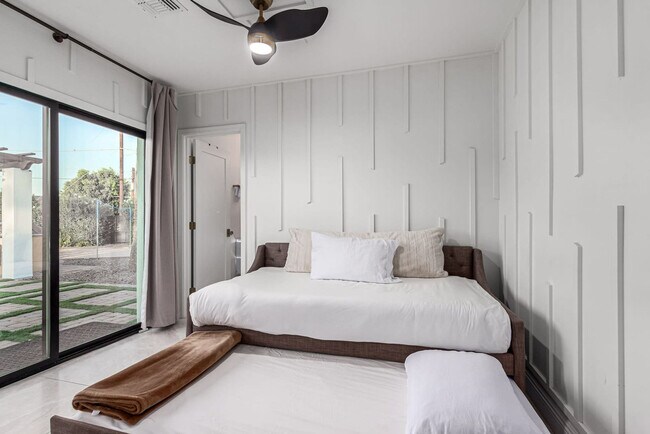 Foto del edificio - 8316 E Windsor Ave