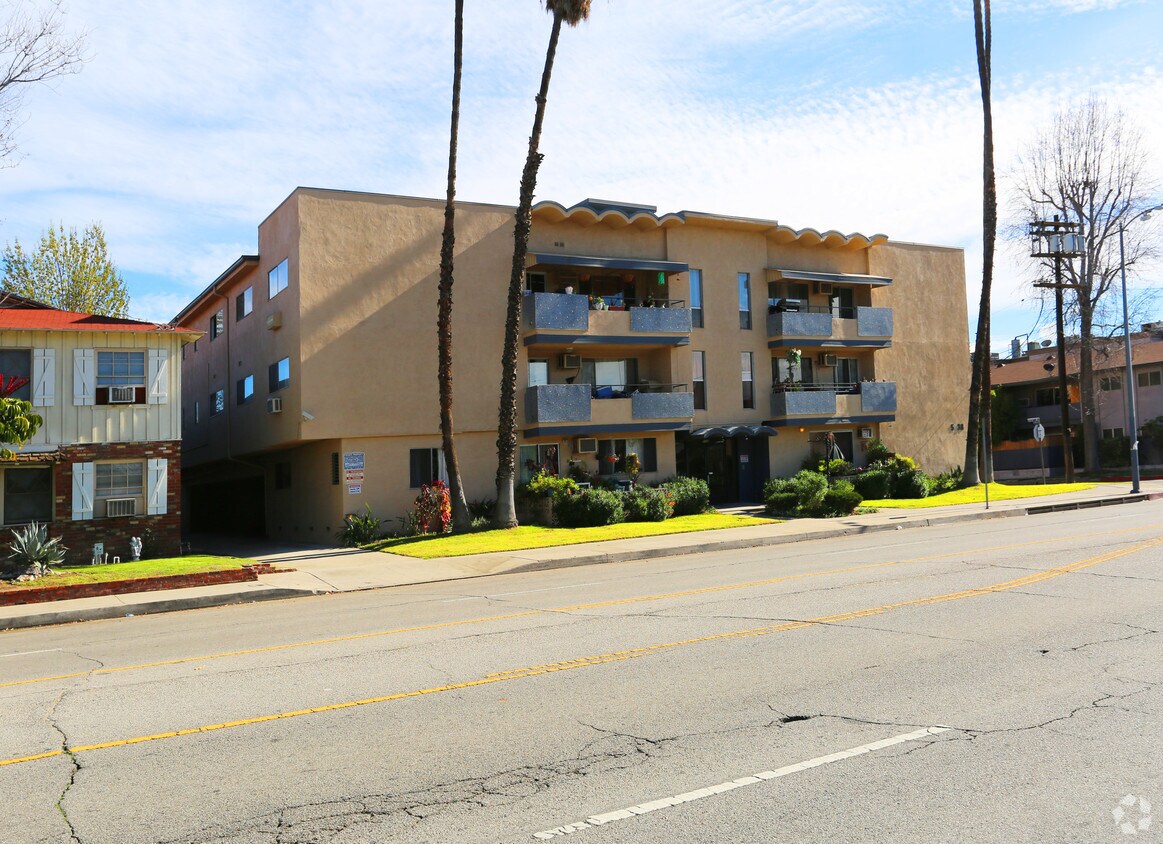 Foto del edificio - 5738 Whitsett Ave