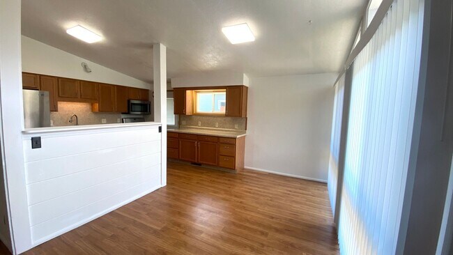 Foto del edificio - COMINF SOON. 11/14.  Beautiful 3 Bedroom, ...