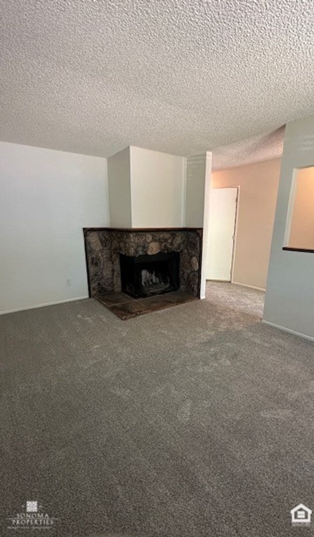 Foto del edificio - 2-bedroom, 2-bathroom Duplex in Sonoma!