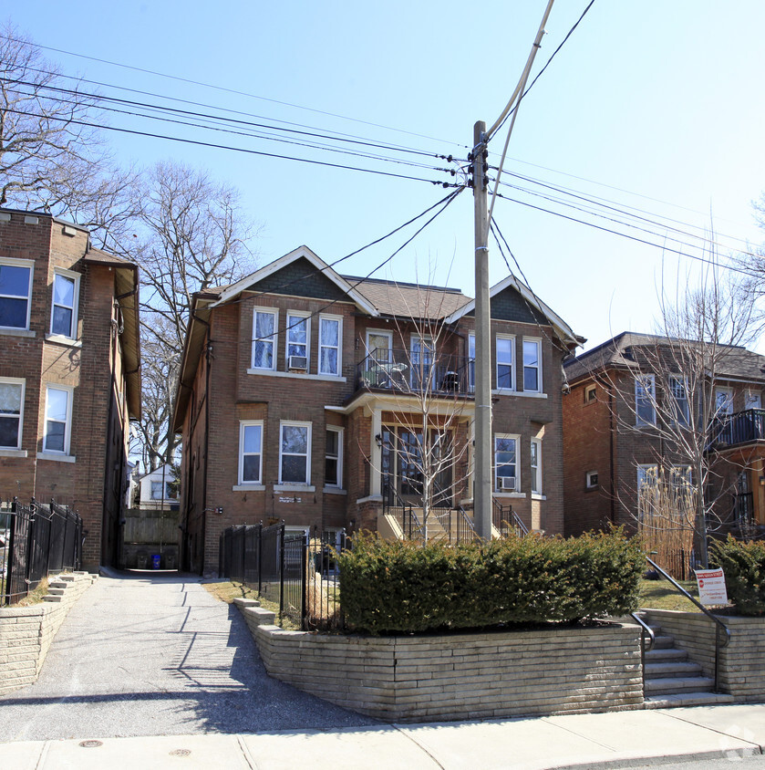 Building Photo - 9-11 Balsam Ave