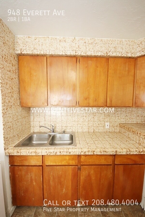 Building Photo - Five Star Property Management