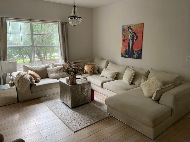 Foto del edificio - 112 Union Cemetery Rd