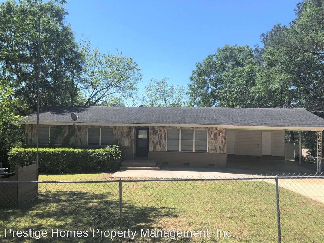 3 br, 2 bath House 245 Del Rio Terrace House Rental in Ozark, AL