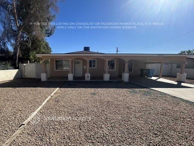 Building Photo - 2201 W Cortez St