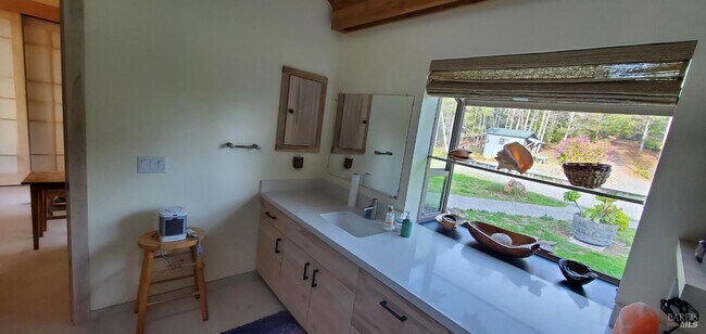 Foto del edificio - 34478 Iversen Rd