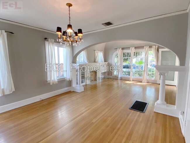 Photo - 1203 Poinsettia Drive House