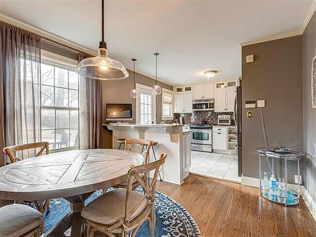 Building Photo - Nashville blessed home