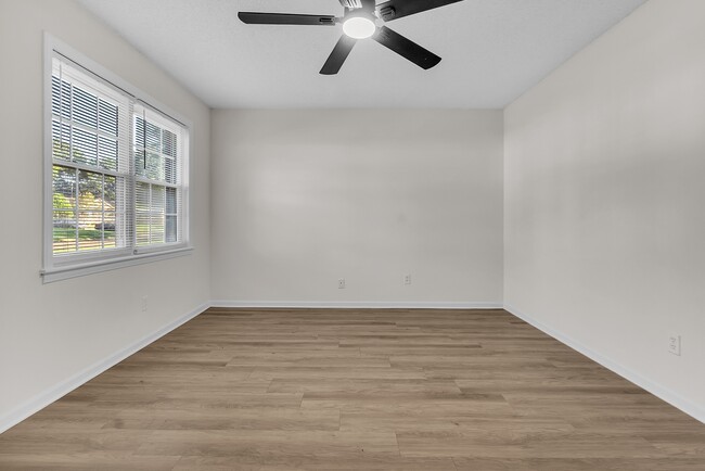 Building Photo - 8493 Cedarbrush Dr