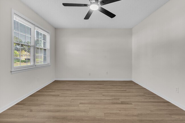 Foto del edificio - 8493 Cedarbrush Dr