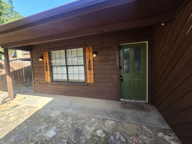 Foto del edificio - Stunning 1 Bedroom Condo with Gorgeous Views of Granbury Lake