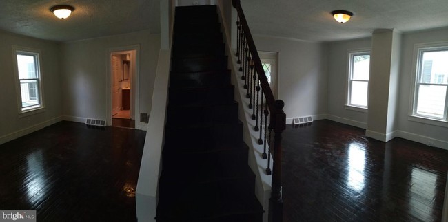 Building Photo - 109 Pearl St