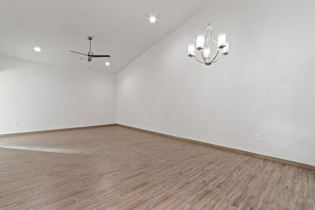 Foto del edificio - Newer Townhome, $400.00 off your first months rent!!!