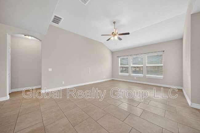 Building Photo - 3124 Half Moon Dr