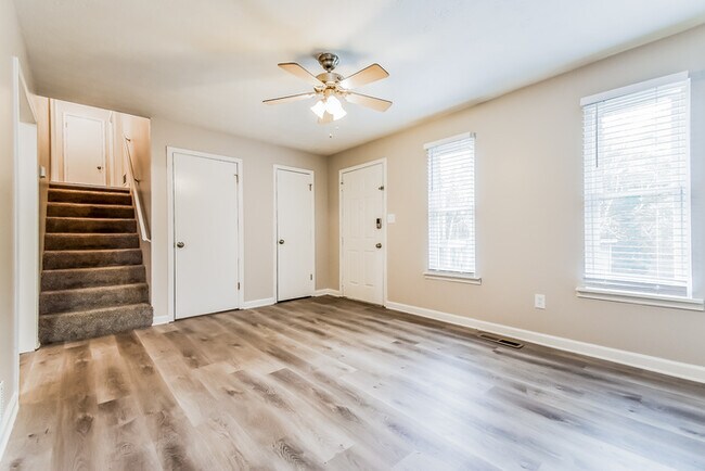 Foto del edificio - 2852 Melanie Ln