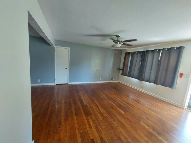 Building Photo - 5456 Shadowood Drive