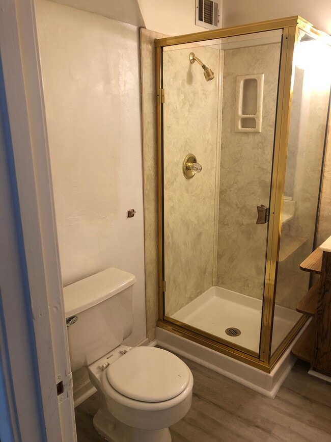 Baño - 2749 Kinney Dr