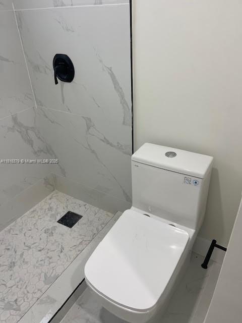 Foto del edificio - 106 E 8th St