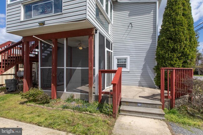 Building Photo - 3937 Glenhurst Rd