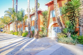 Building Photo - 1865 Palm View Pl