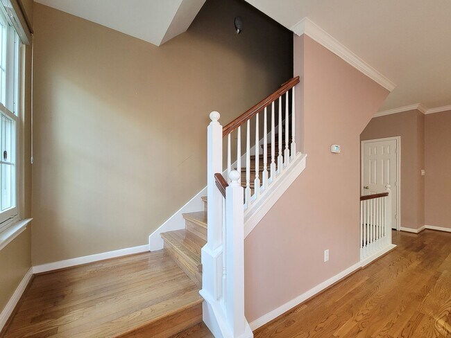 Foto del edificio - Great opportunity to lease a wonderful town home in the Montrose /Midtown location and within eas...