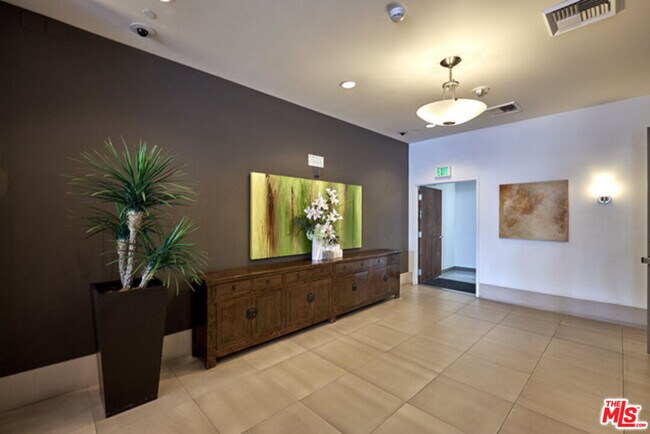 Foto del edificio - 3223 W 6th St