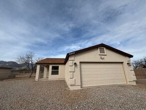 Building Photo - 5342 S San Pedro Ave