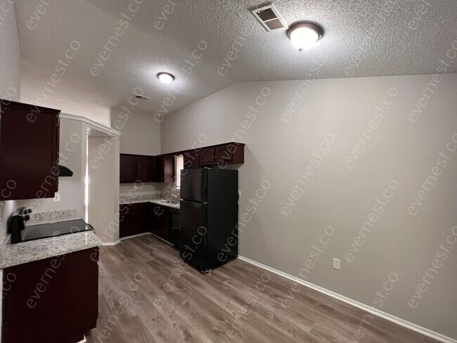 Building Photo - 7594 Iris Dr