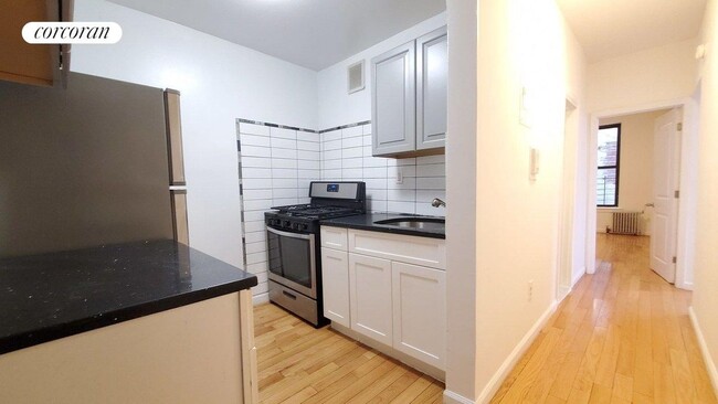 Building Photo - 81 W 127th St