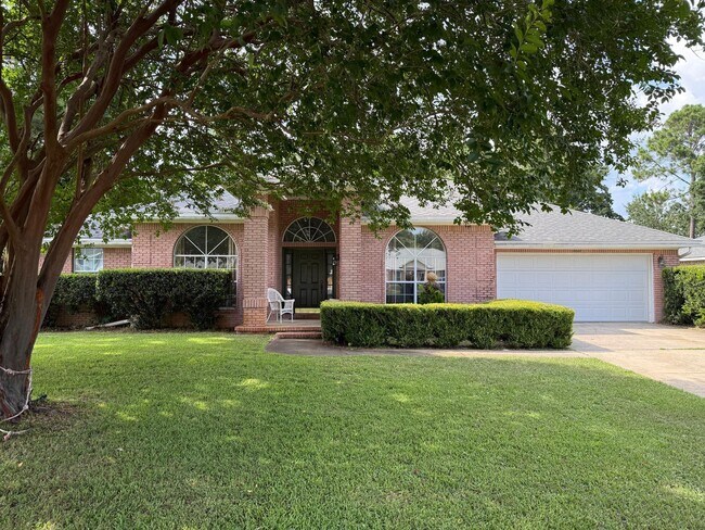 Foto del edificio - 4444 Southminster Cir