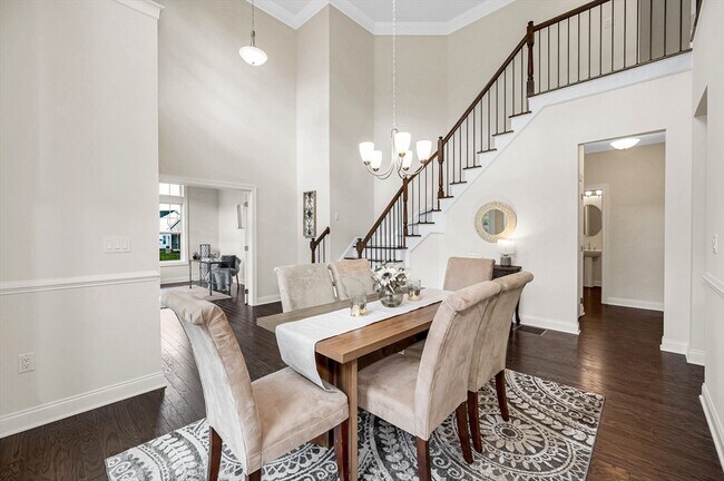 Building Photo - 12 Hope Ln