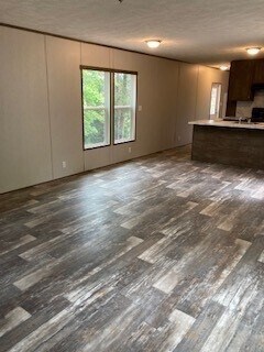 Building Photo - Beautiful Manufactured home/ First Month L...
