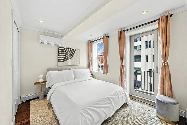 Foto del edificio - 448 W 19th St