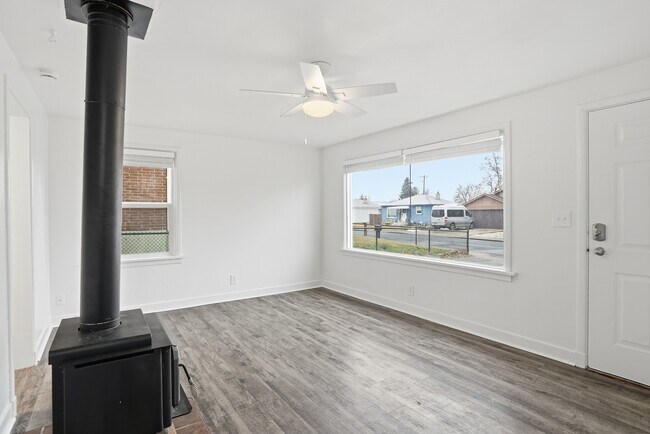 Foto del edificio - 2118 E Central Ave