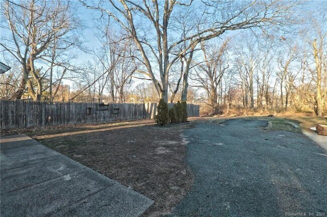Building Photo - 279 Peck Ave