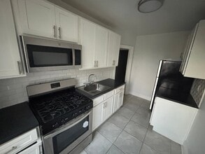 Building Photo - 125 Corbin Ave