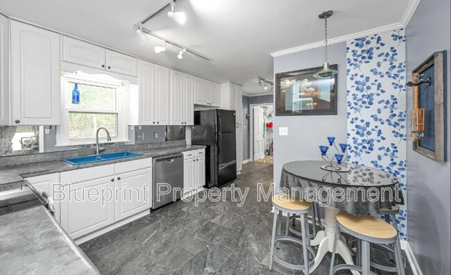 Building Photo - 4816 Lincrest Dr