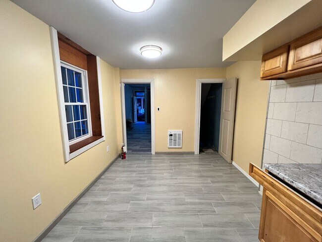 Foto del edificio - Spacious 3 Bedroom Rental Available Now in Harrowgate