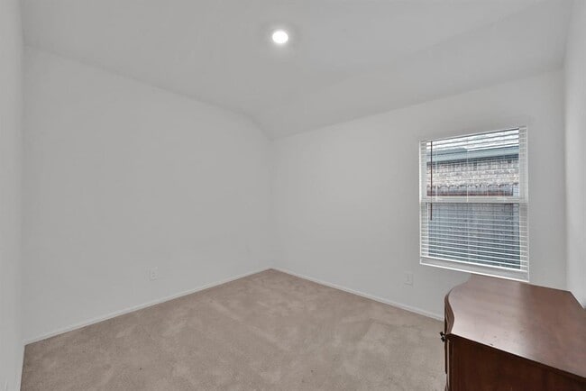 Building Photo - 936 Pickering Oak Row