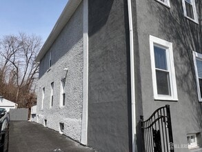 Building Photo - 456-458 Harrison St