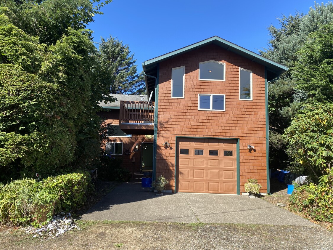 Foto principal - 277 N Dolphin St