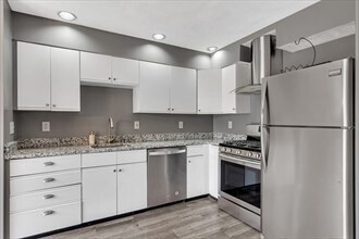 Foto del edificio - 20 Camelot Dr